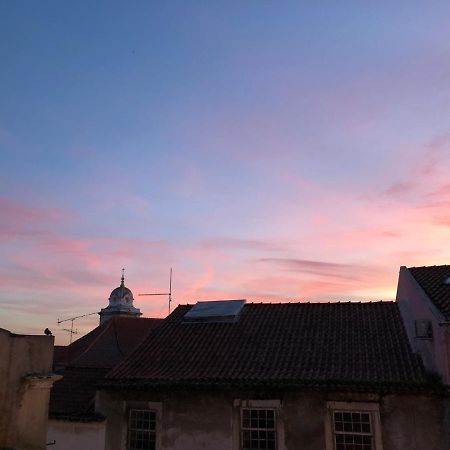 Heart Of Alfama Apartment Lisbon Bagian luar foto